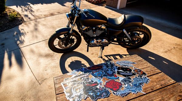 Top idées de stickers personnalisés pour modifier votre moto
